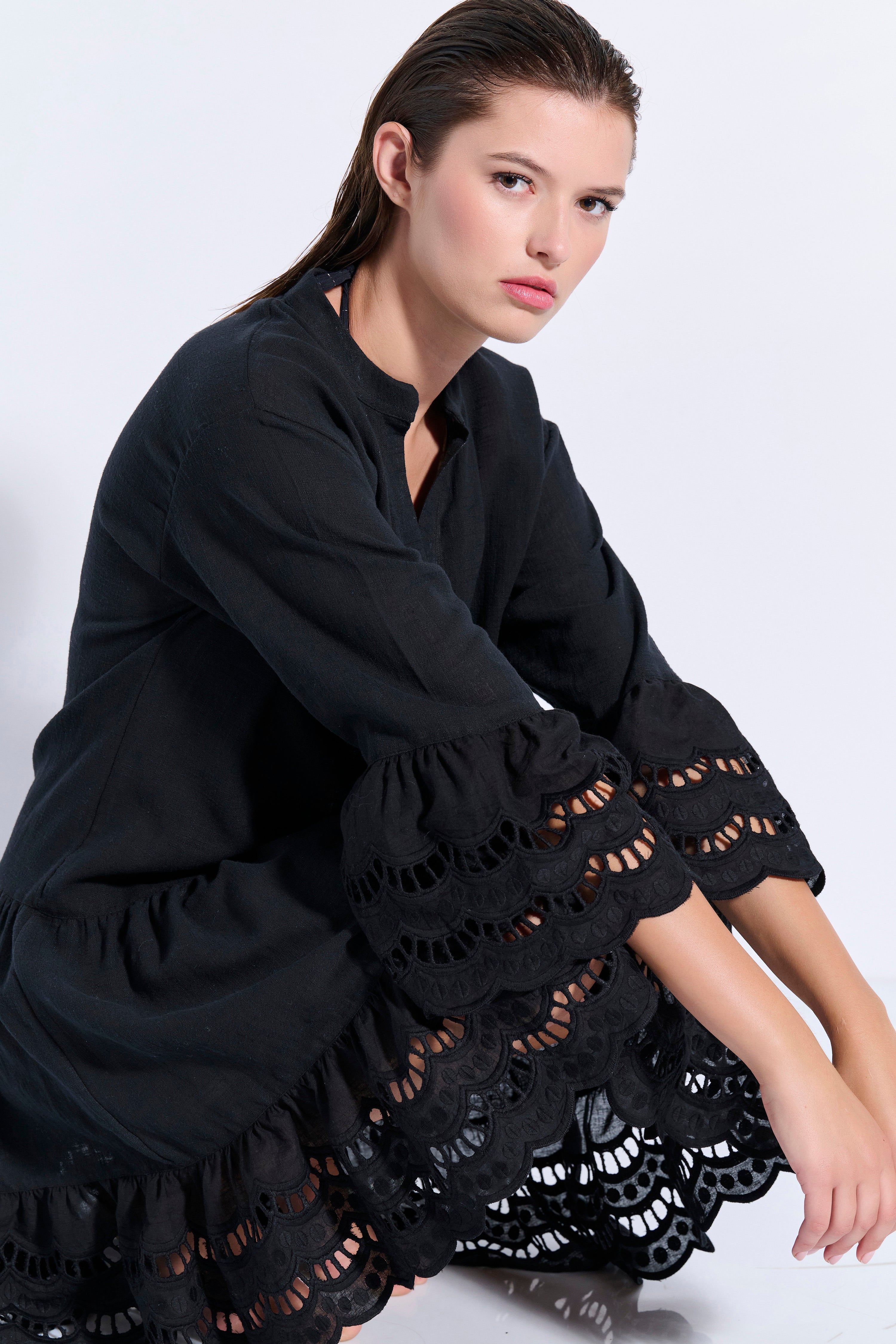 Broderie Dress with Ruffles (8090)